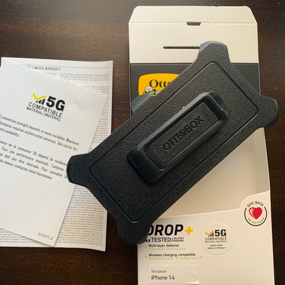 iPhone 14 Otterbox defender case - Picture 4 of 4